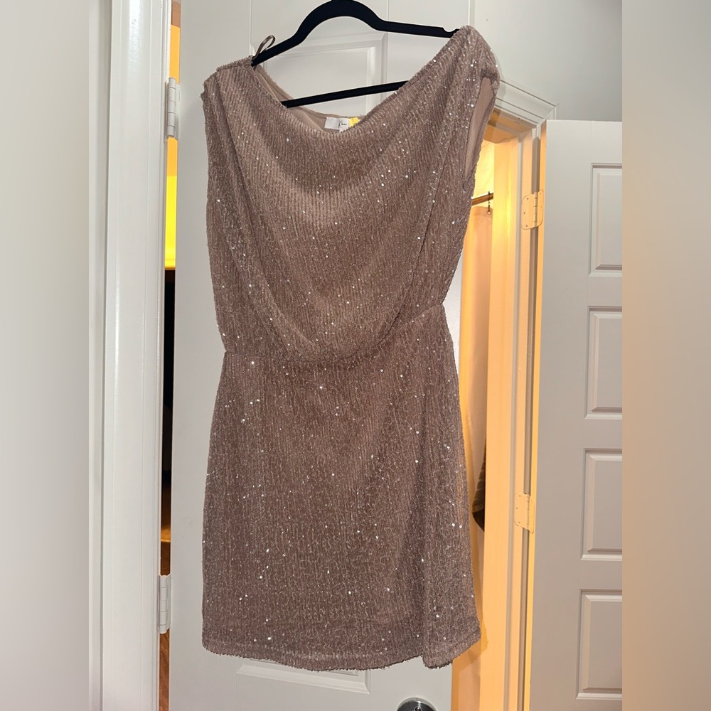 Elegant Sequin Dress in Brown